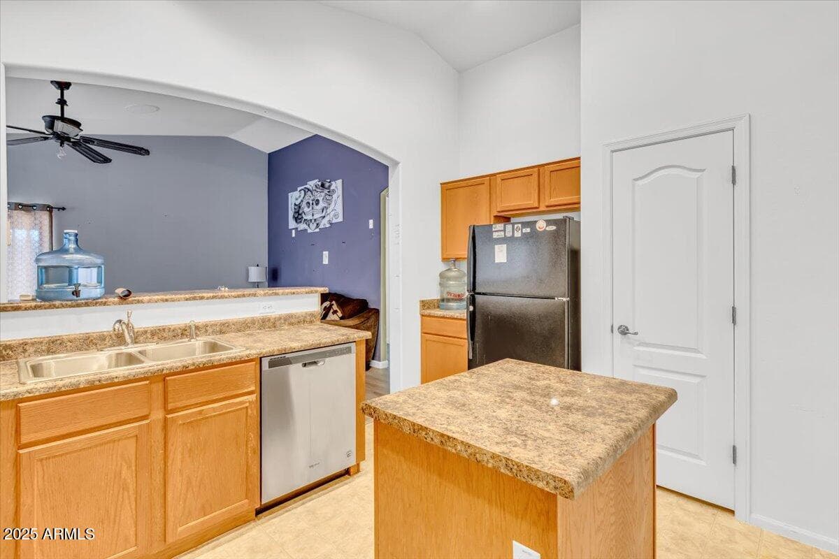 21655 N DAVIS Way, Maricopa, AZ 85138 — photo 9 of 26