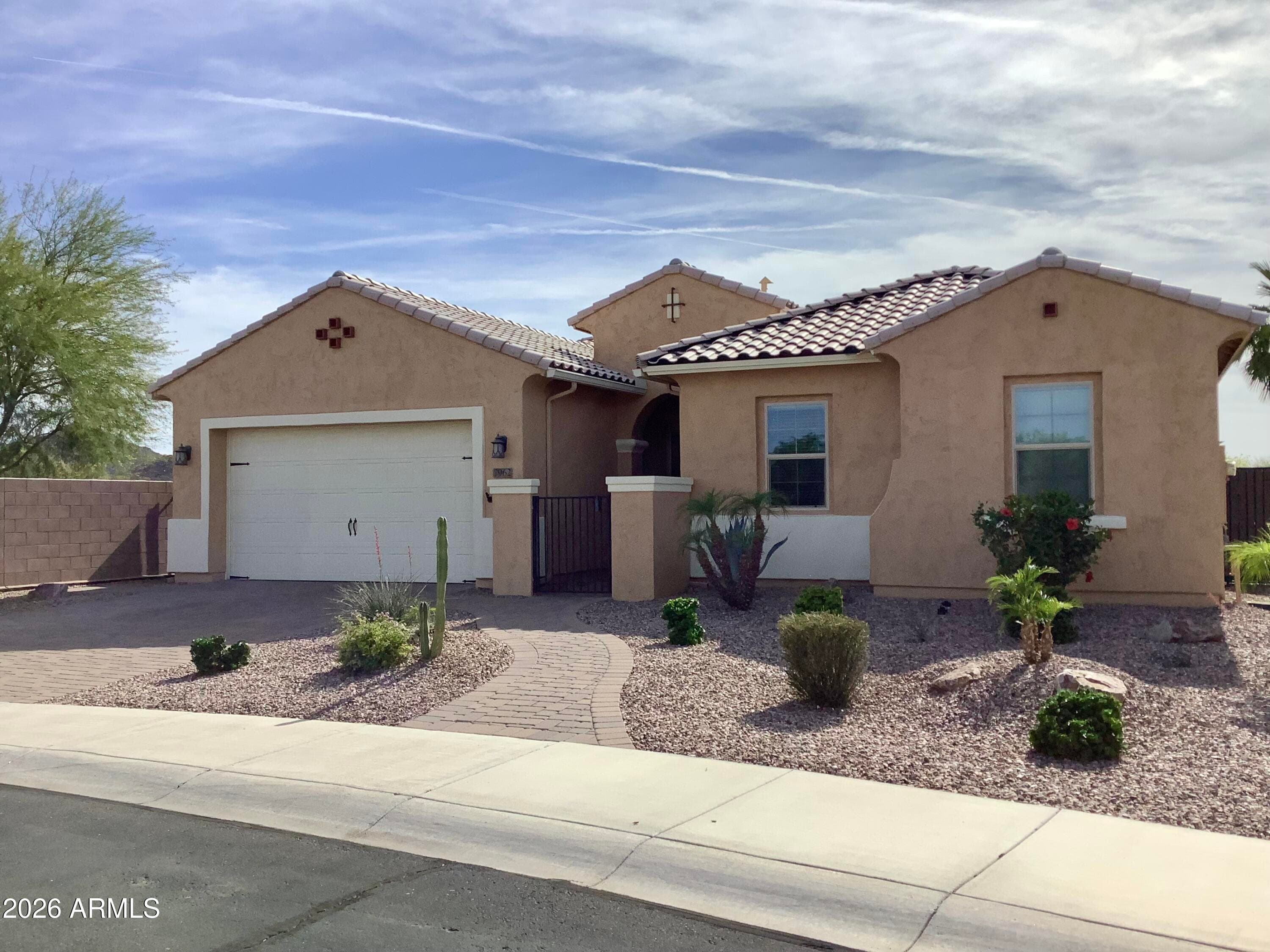 7962 S PARKCREST Street, Gilbert, AZ 85298 — photo 4 of 76