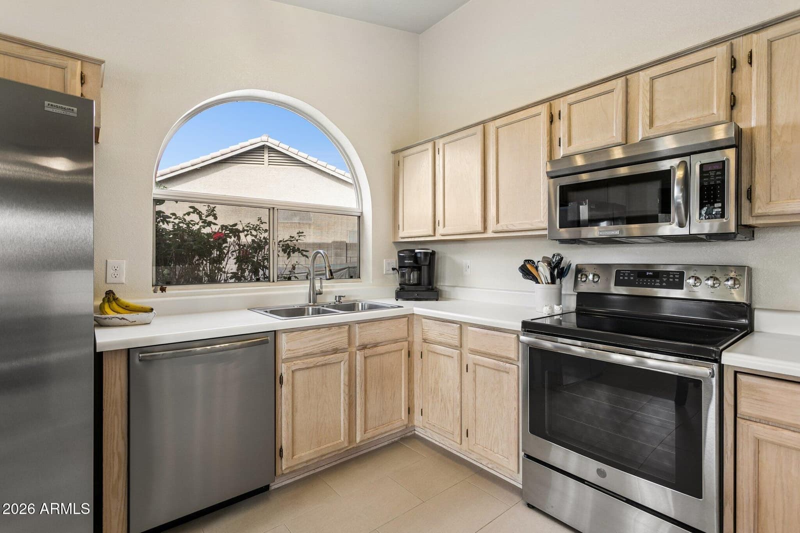 14832 N 42ND Place, Phoenix, AZ 85032 — photo 8 of 37