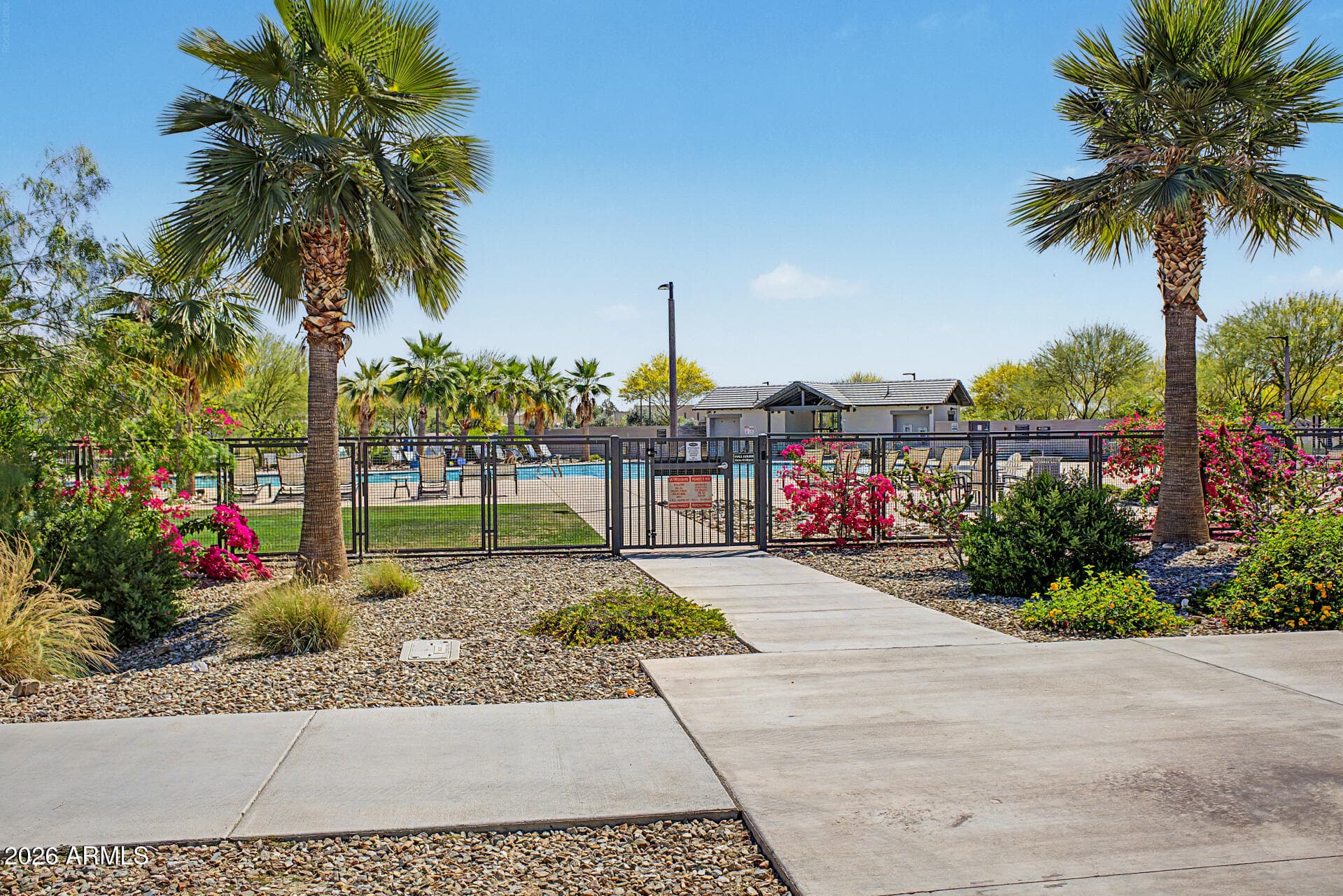 5656 N 87TH Drive, Glendale, AZ 85305 — photo 5 of 39