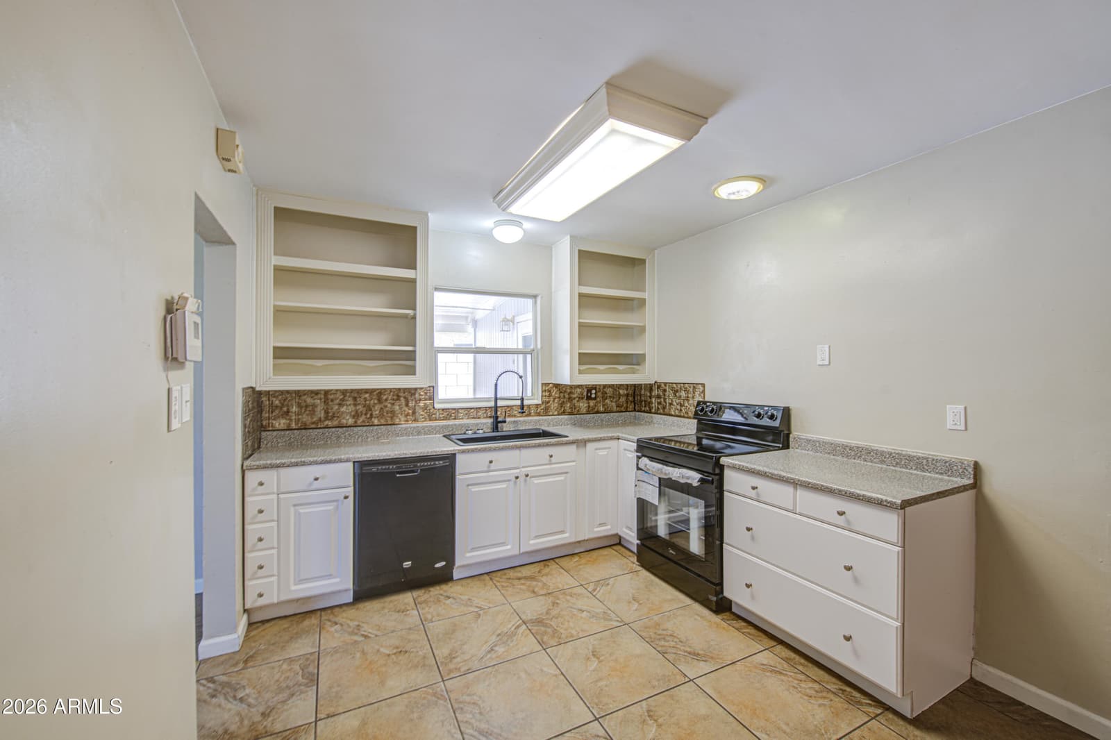 914 N CAMERON Avenue, Casa Grande, AZ 85122 — photo 12 of 45