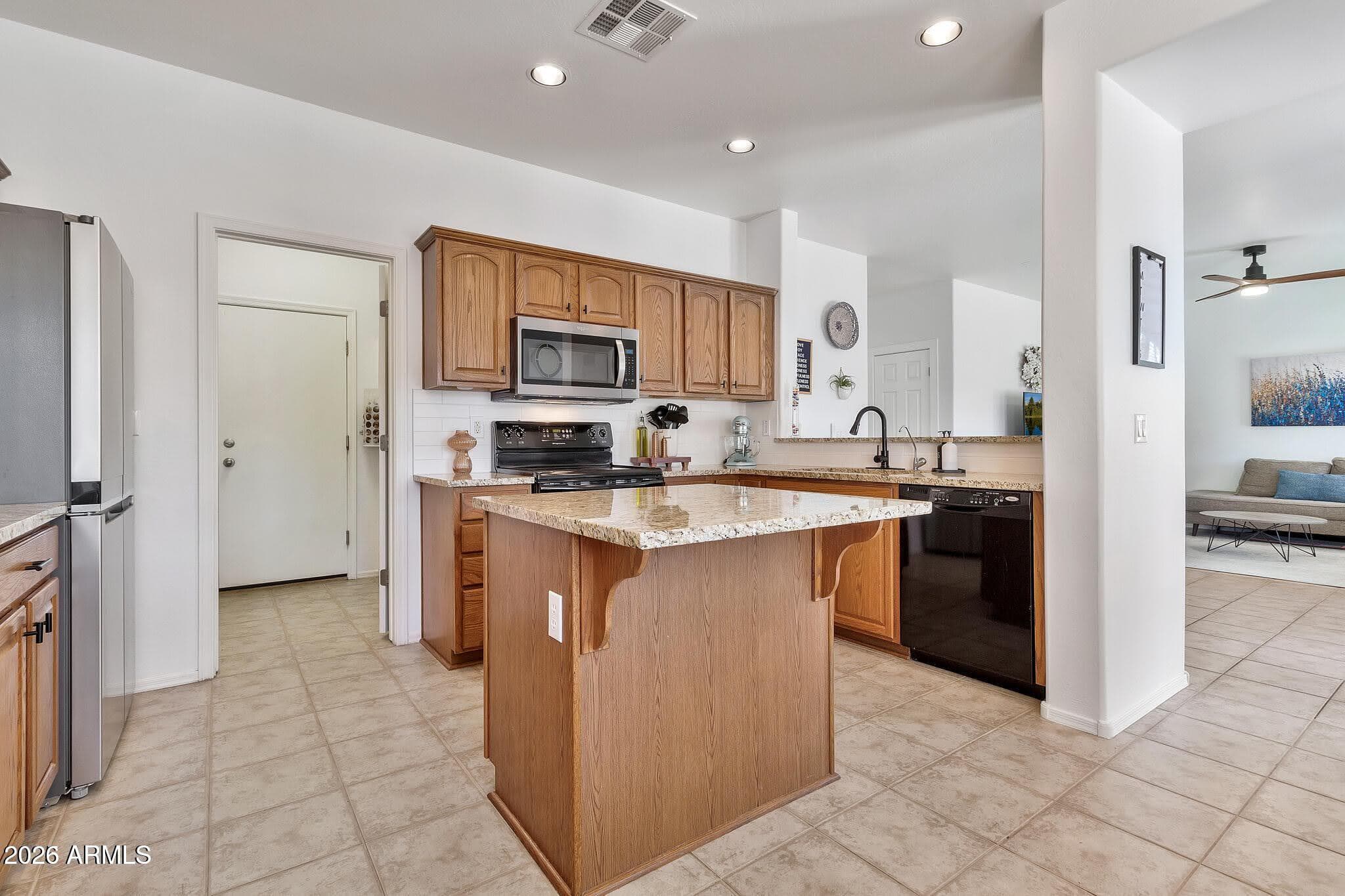 1231 E CANYON Trail, San Tan Valley, AZ 85143 — photo 12 of 38
