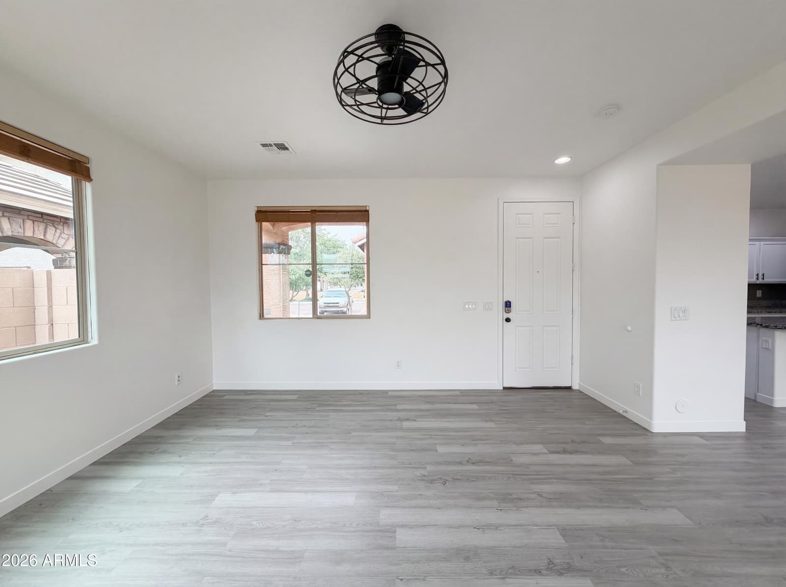2739 N 73RD Drive, Phoenix, AZ 85035 — photo 4 of 21