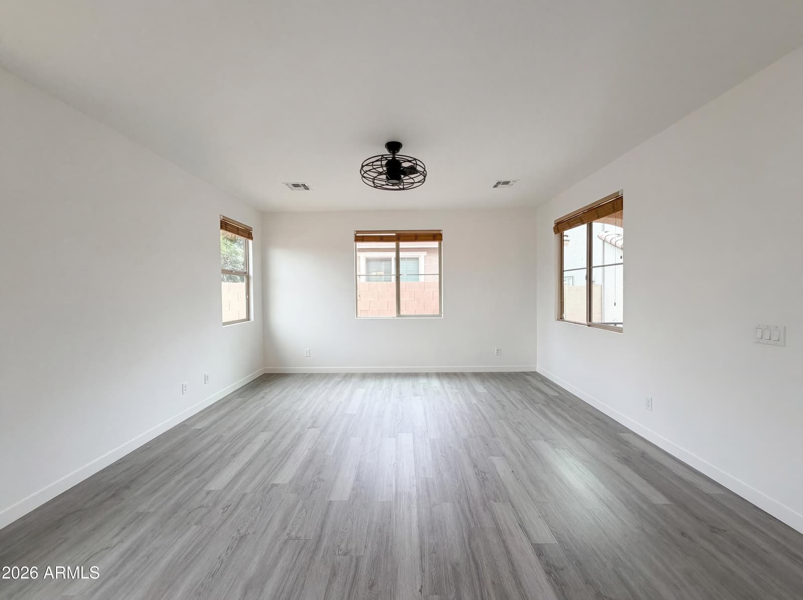 2739 N 73RD Drive, Phoenix, AZ 85035 — photo 7 of 21