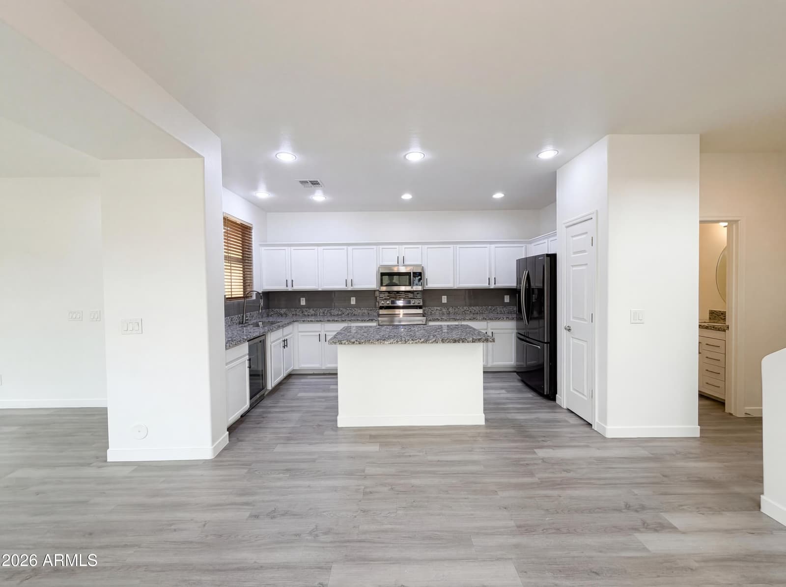 2739 N 73RD Drive, Phoenix, AZ 85035 — photo 9 of 21