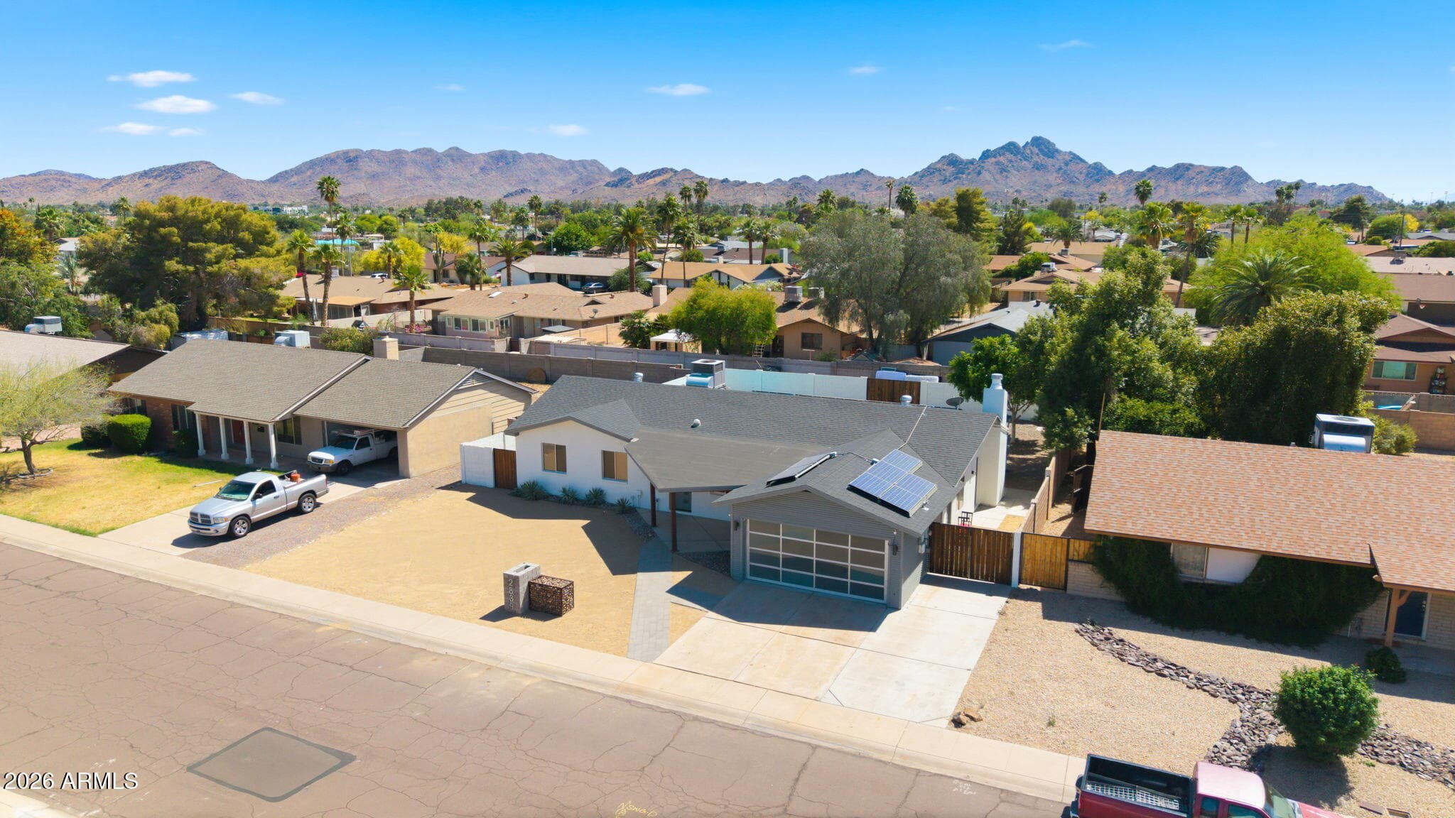 2839 E SIERRA Street, Phoenix, AZ 85028 — photo 4 of 64