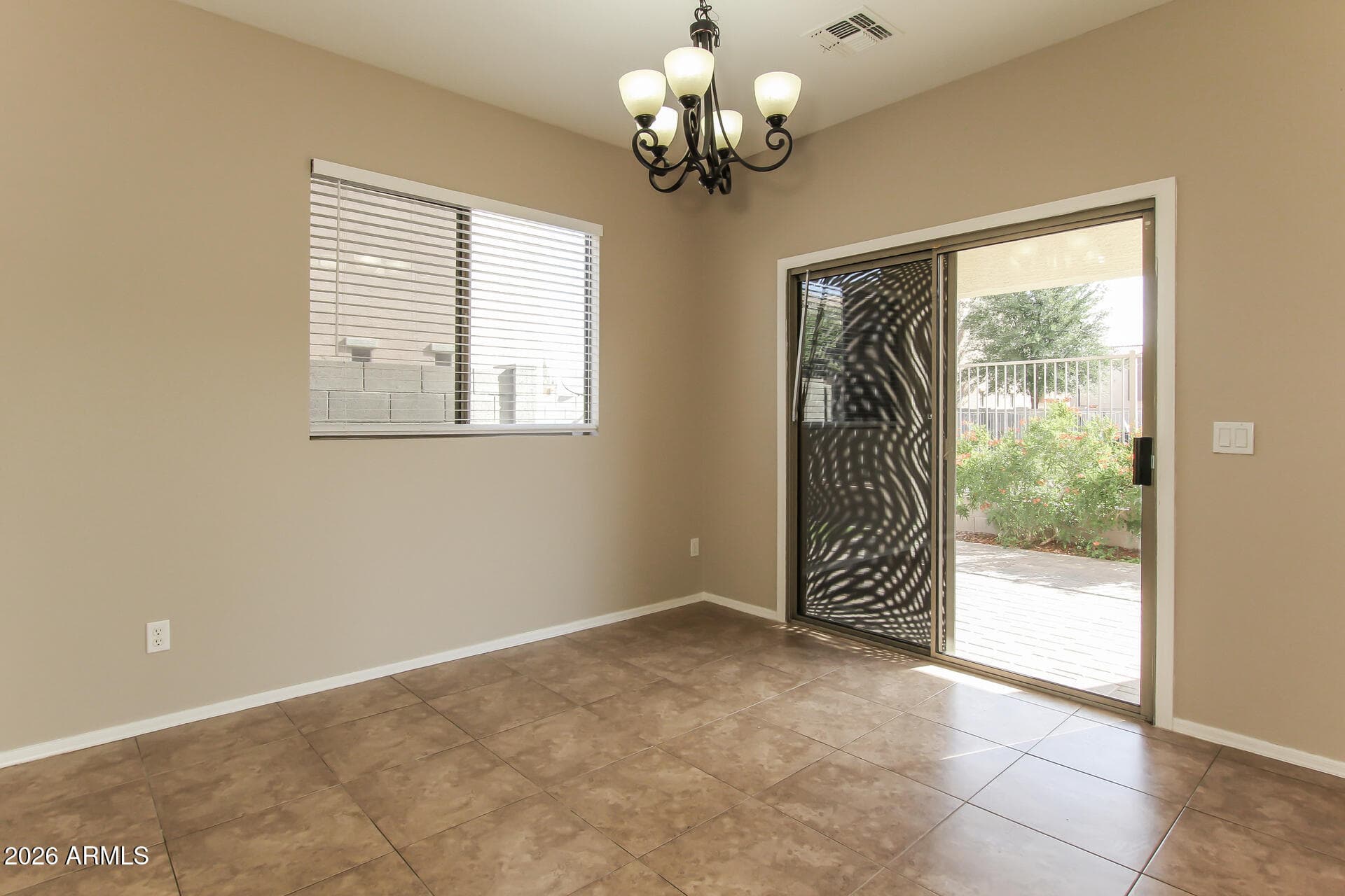 1346 E DUNBAR Drive, Phoenix, AZ 85042 — photo 6 of 22
