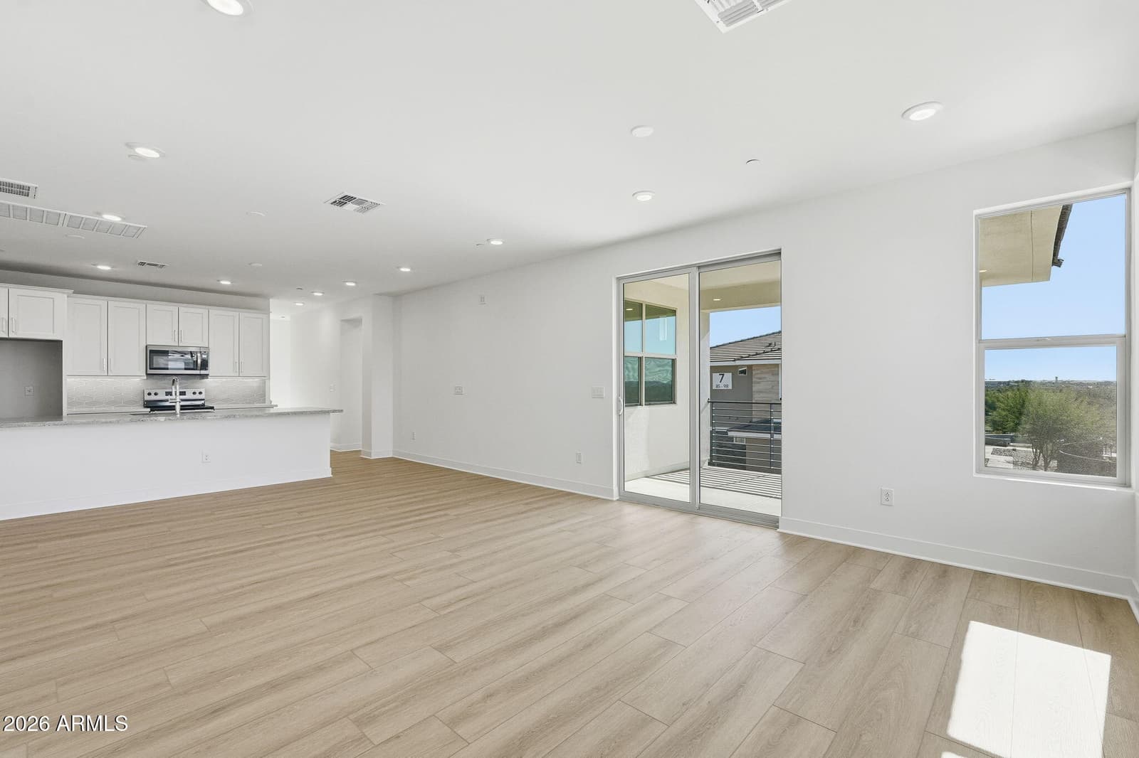 2121 W SONORAN DESERT Drive 75, Phoenix, AZ 85085 — photo 9 of 31