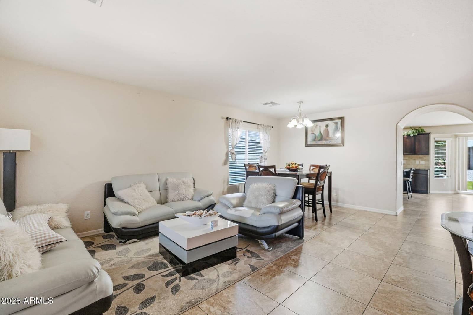 5603 S 27TH Drive, Phoenix, AZ 85041 — photo 7 of 27