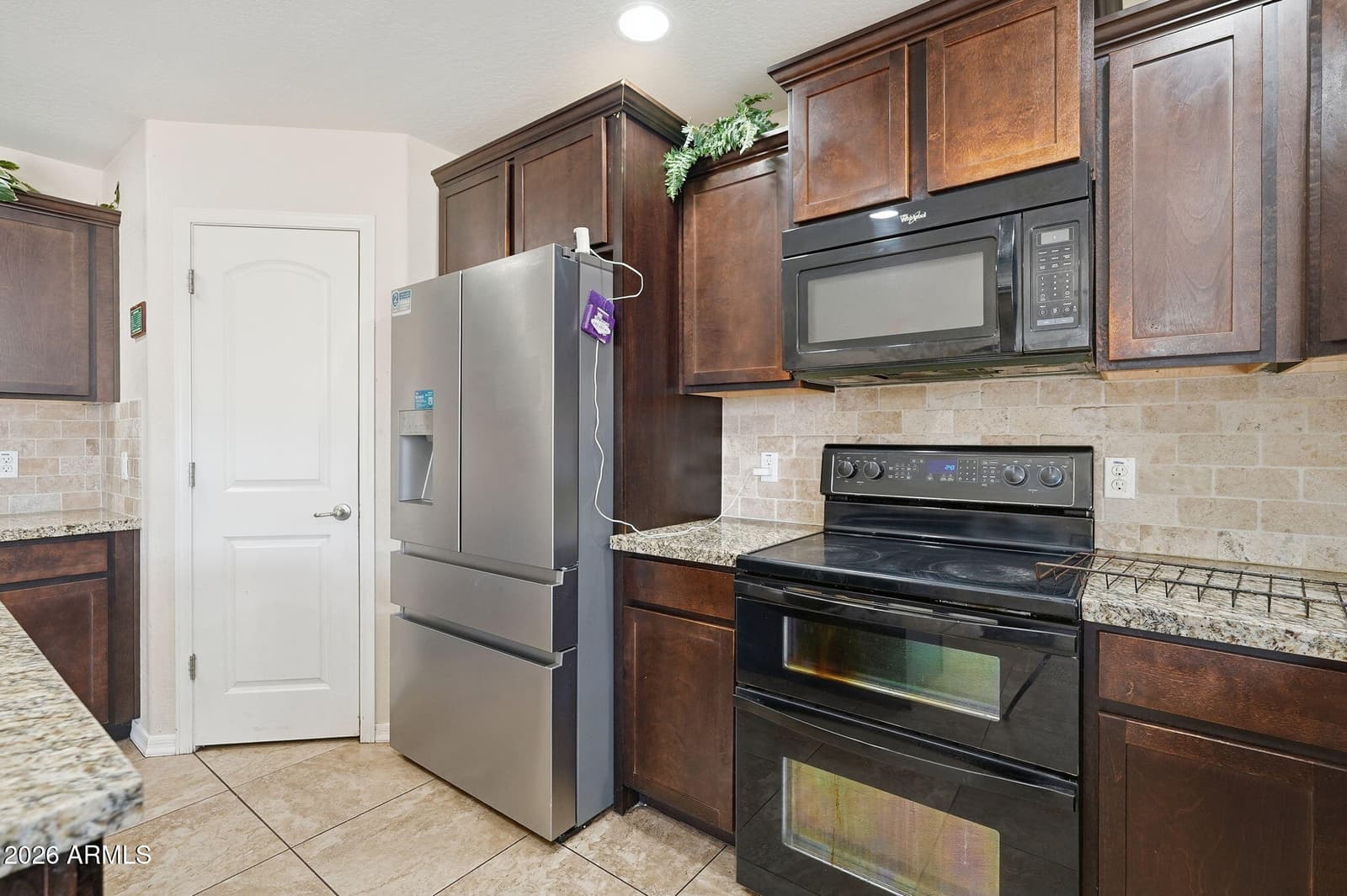 5603 S 27TH Drive, Phoenix, AZ 85041 — photo 10 of 27