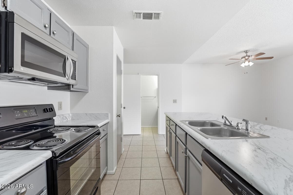 4114 E Union Hills Drive 1004, Phoenix, AZ 85050 — photo 5 of 52