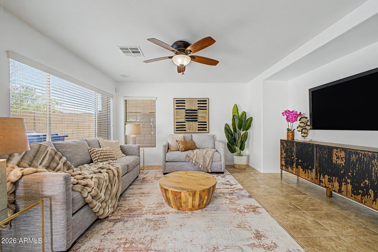 2323 W HUNTER Court, Phoenix, AZ 85085 — photo 9 of 33
