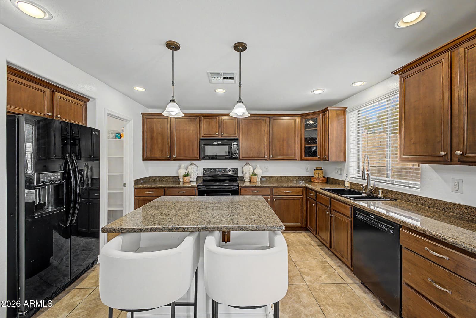 2323 W HUNTER Court, Phoenix, AZ 85085 — photo 12 of 33