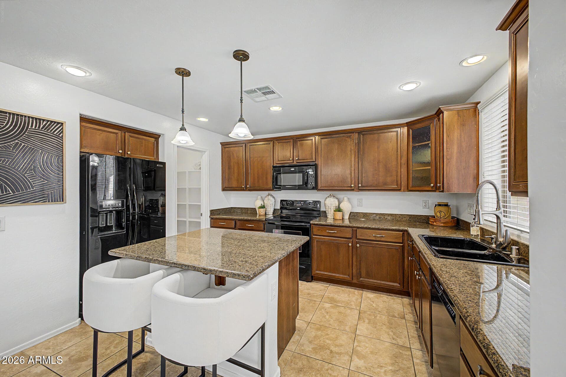 2323 W HUNTER Court, Phoenix, AZ 85085 — photo 13 of 33