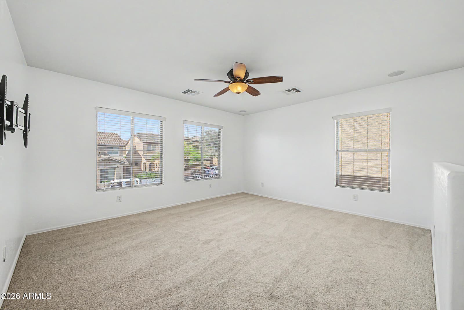 2323 W HUNTER Court, Phoenix, AZ 85085 — photo 16 of 33