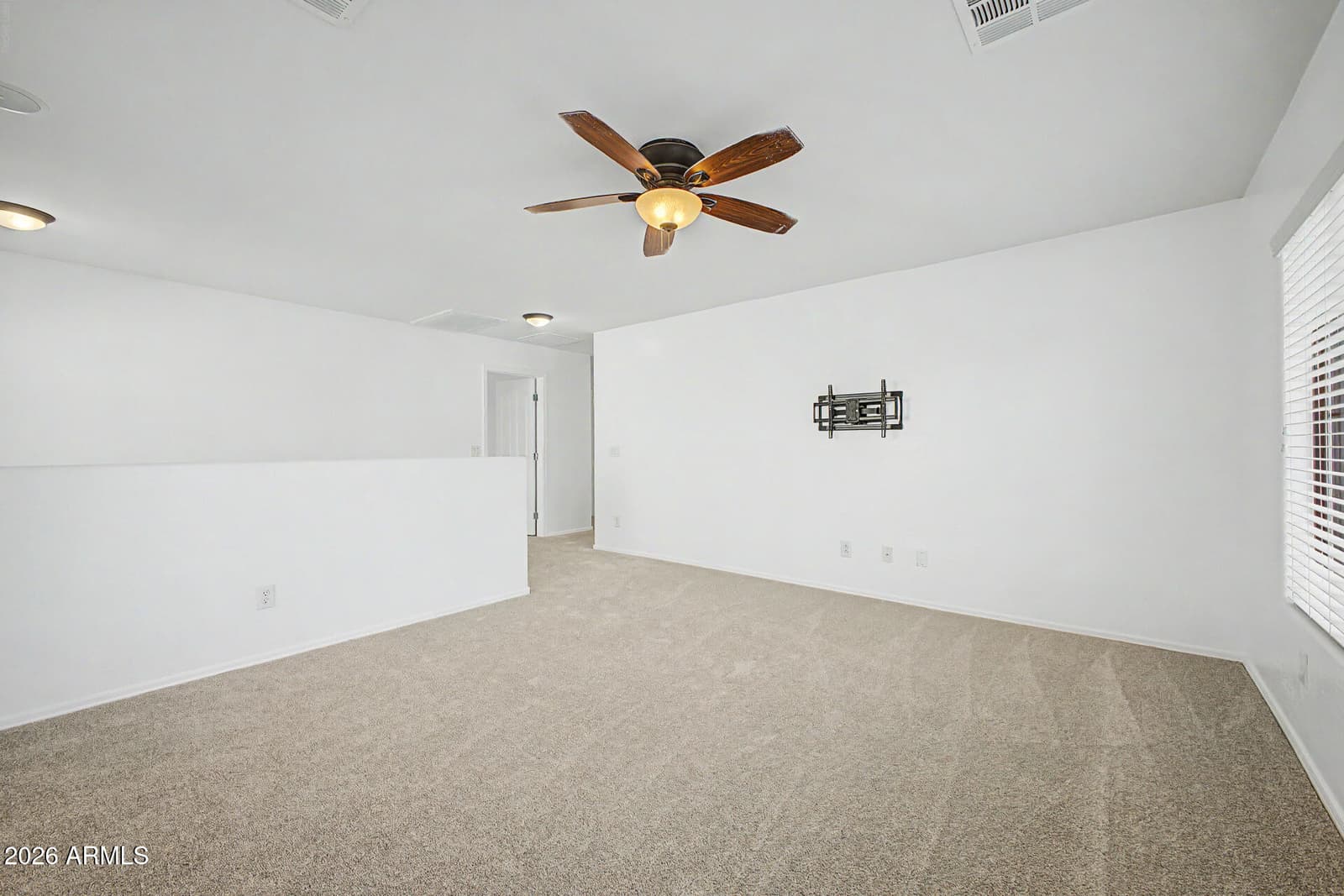 2323 W HUNTER Court, Phoenix, AZ 85085 — photo 17 of 33
