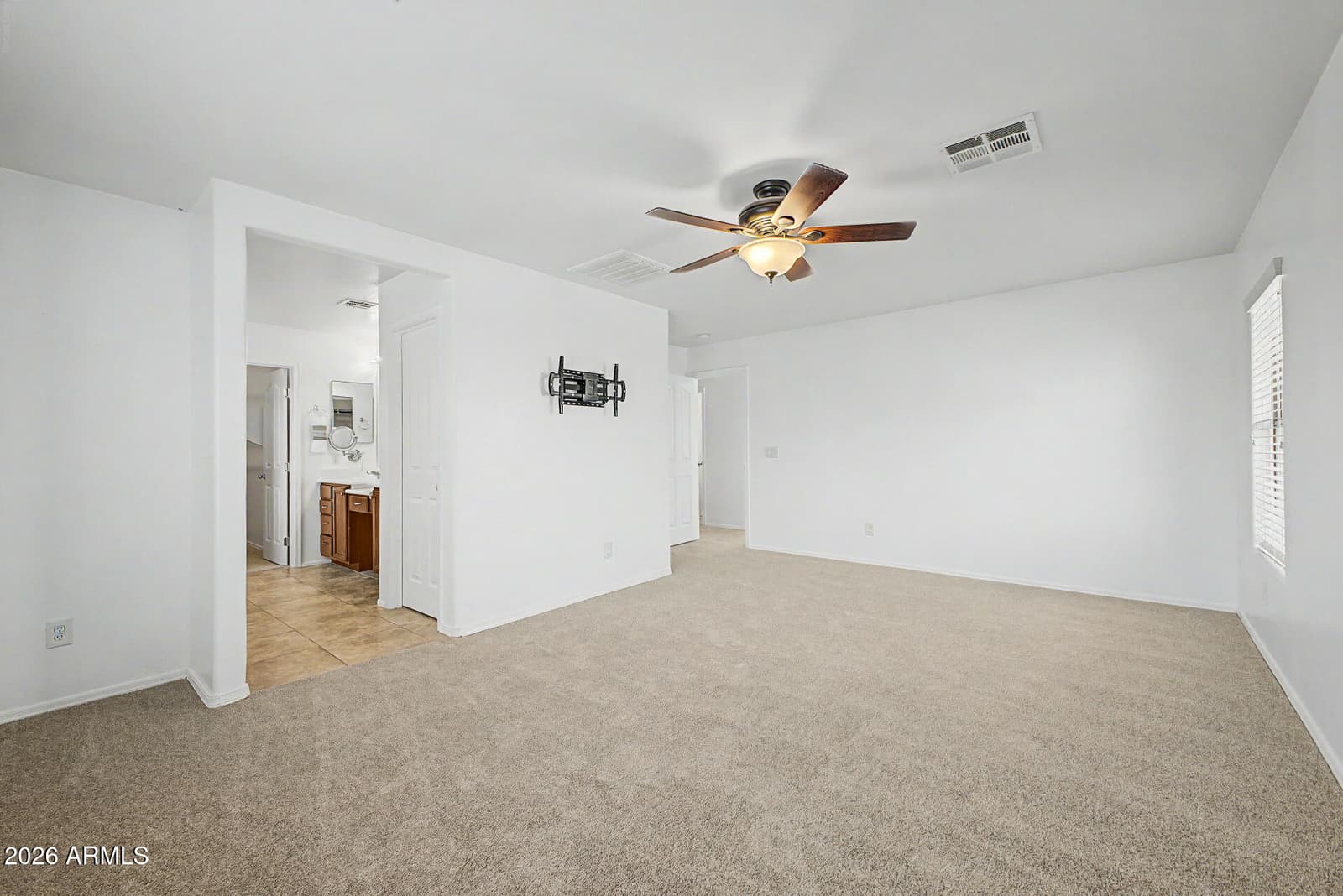 2323 W HUNTER Court, Phoenix, AZ 85085 — photo 18 of 33