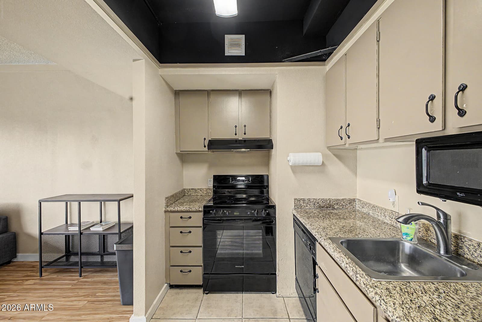 4750 N CENTRAL Avenue 3R, Phoenix, AZ 85012 — photo 7 of 27