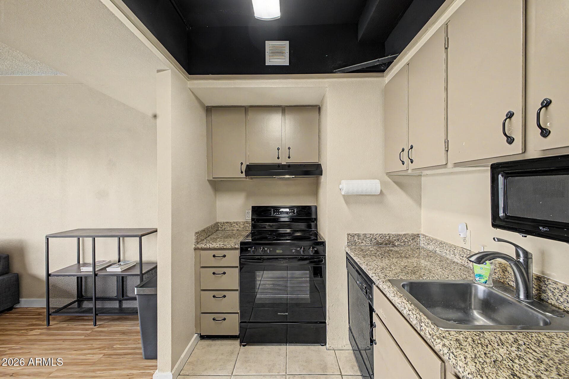 4750 N CENTRAL Avenue 3R, Phoenix, AZ 85012 — photo 7 of 27