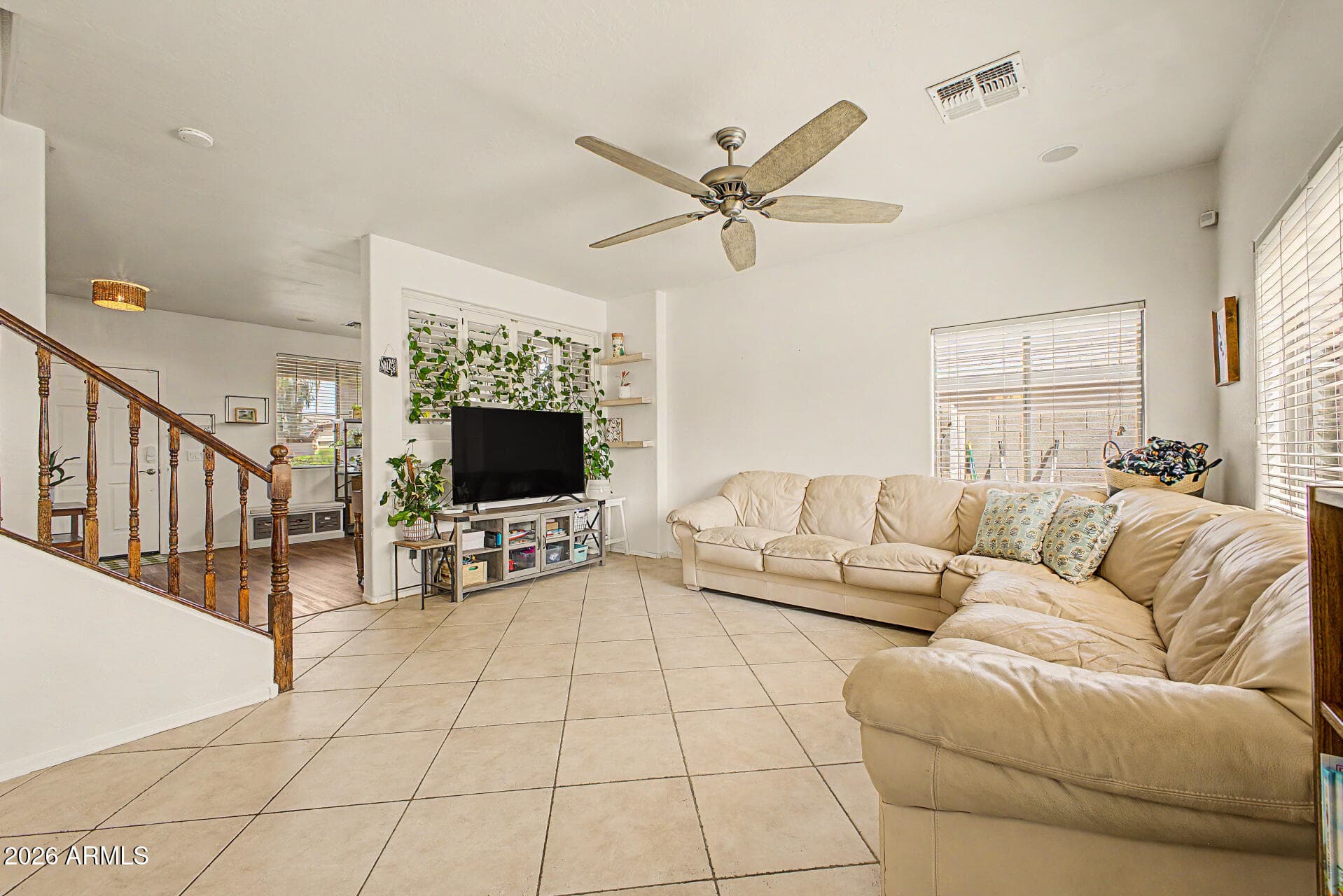 6025 S 15TH Drive, Phoenix, AZ 85041 — photo 7 of 42