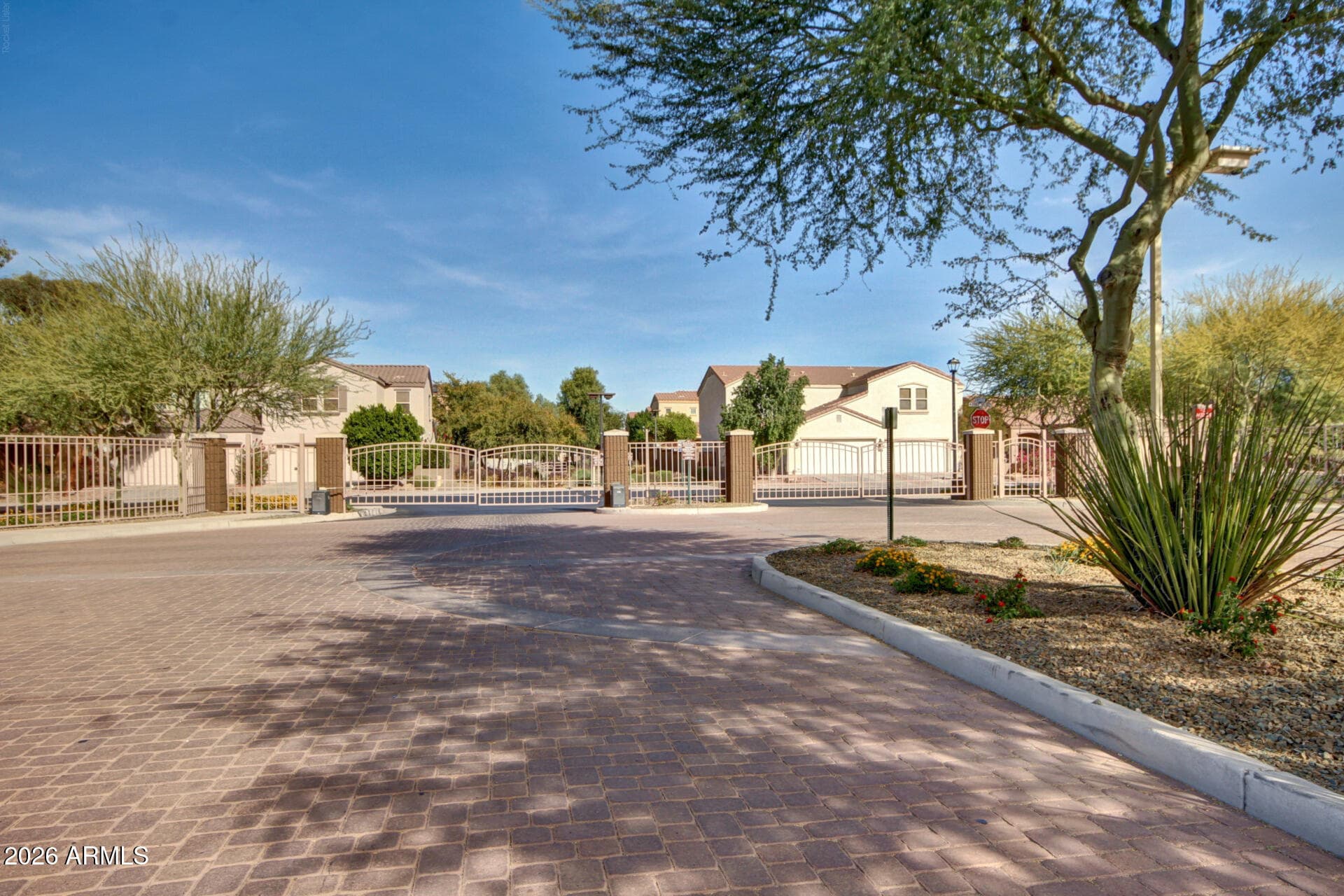 12983 N 87TH Lane, Peoria, AZ 85381 — photo 3 of 34