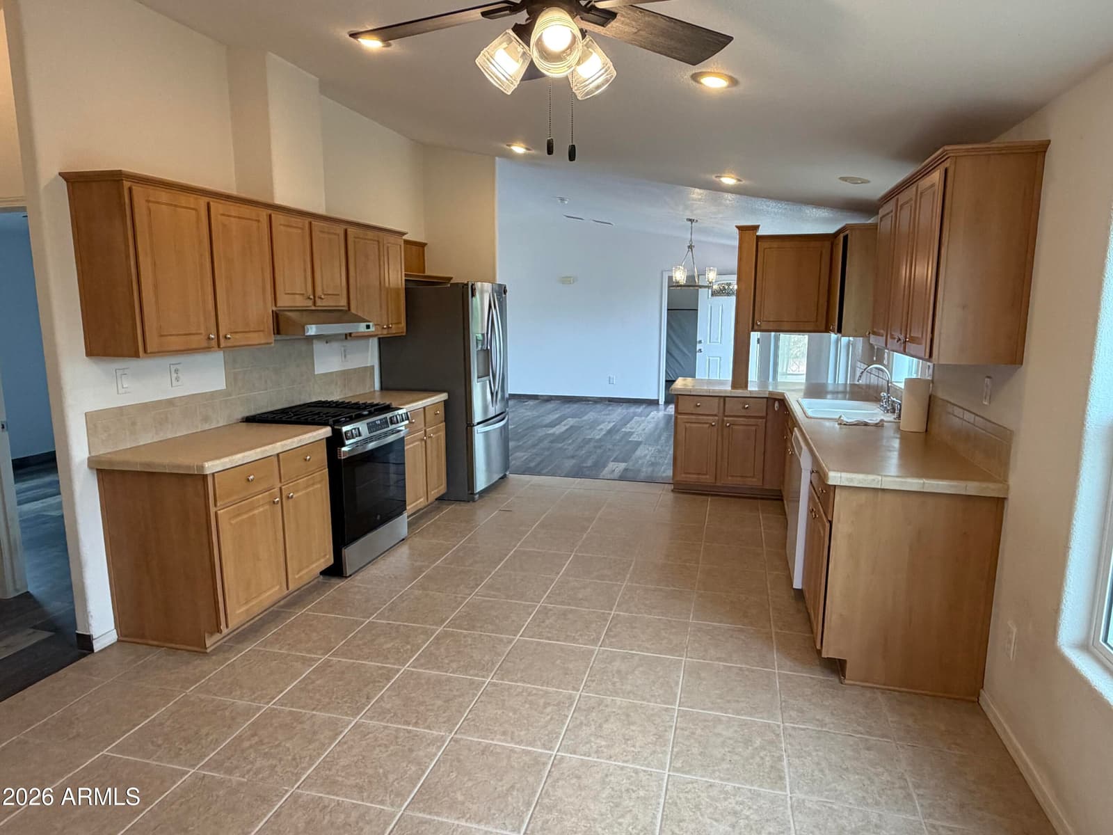 928 W AUSTIN Street, Bisbee, AZ 85603 — photo 10 of 29
