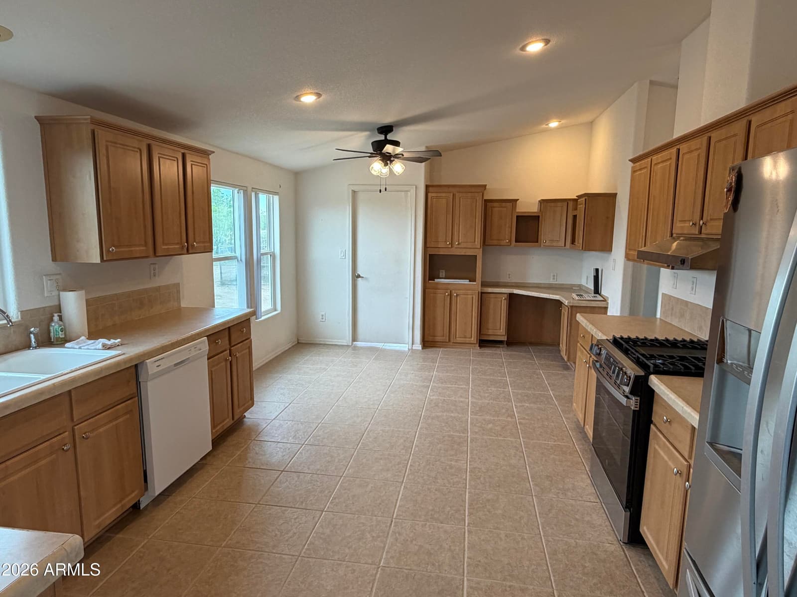 928 W AUSTIN Street, Bisbee, AZ 85603 — photo 6 of 29