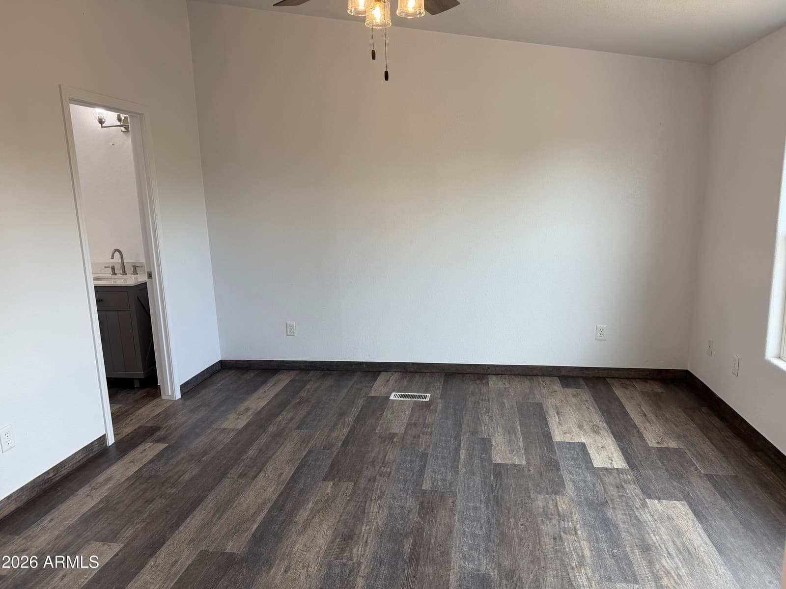 928 W AUSTIN Street, Bisbee, AZ 85603 — photo 11 of 29