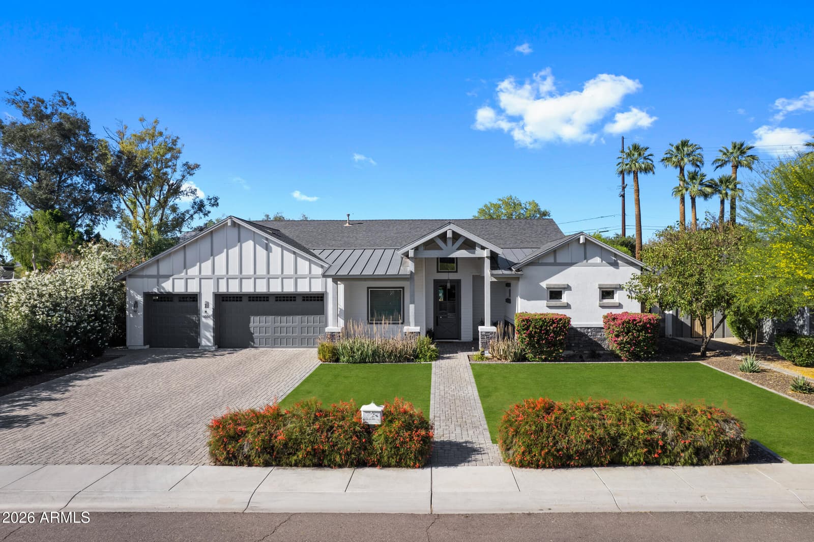 3550 E OREGON Avenue, Phoenix, AZ 85018 — photo 2 of 44