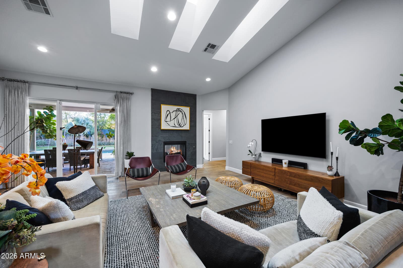 3550 E OREGON Avenue, Phoenix, AZ 85018 — photo 11 of 44