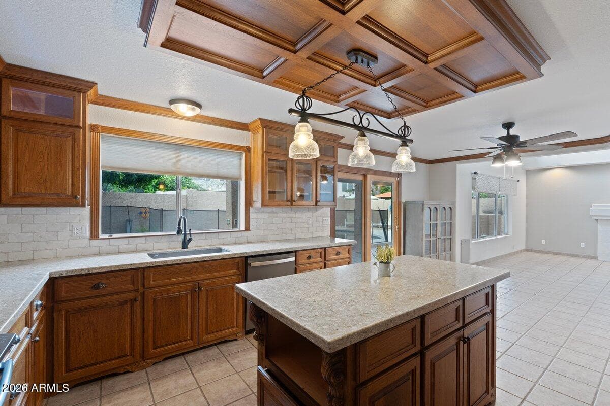 4658 E KELLY Drive, Gilbert, AZ 85234 — photo 4 of 39