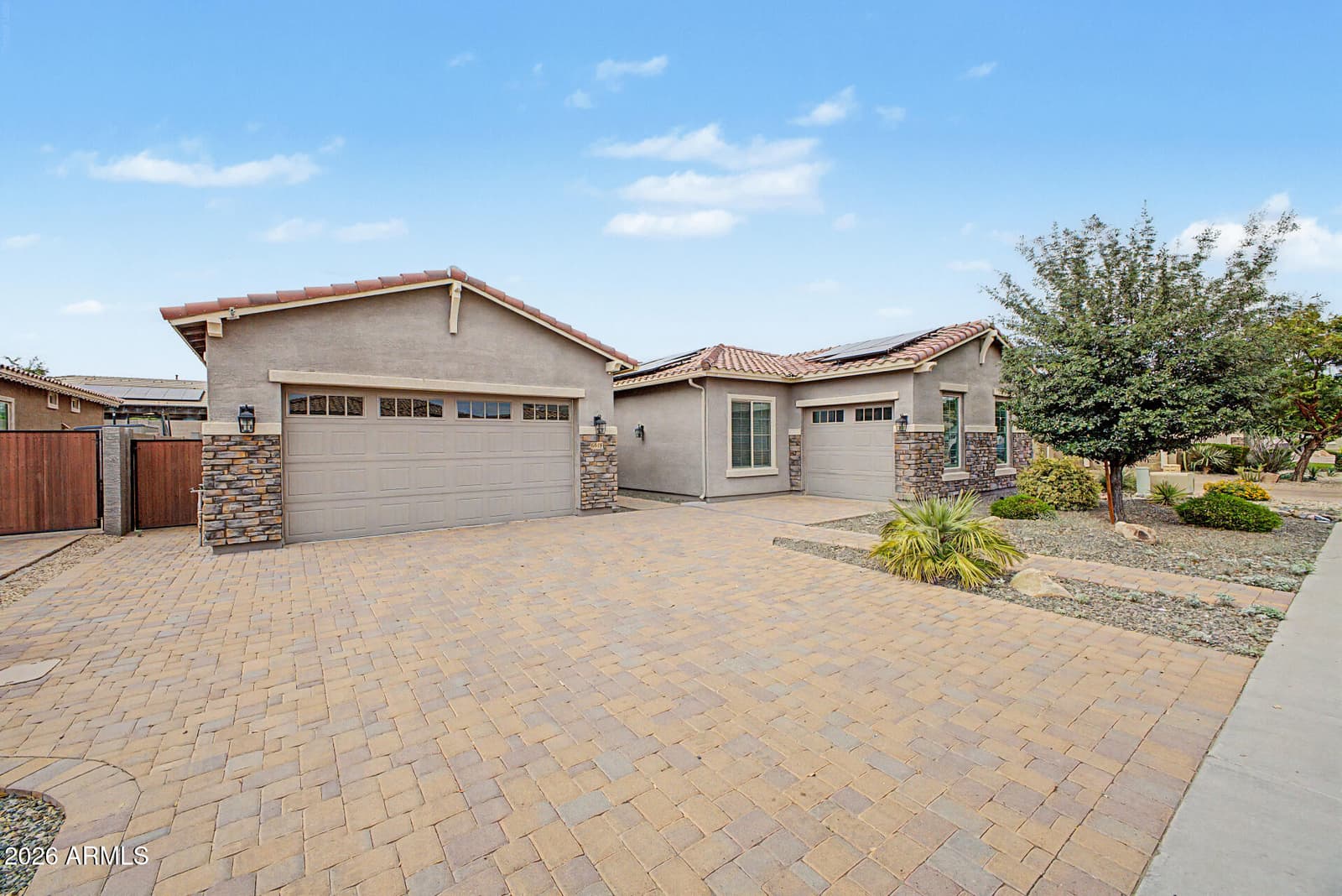 6618 W MADRE DEL ORO Drive, Phoenix, AZ 85083 — photo 9 of 50
