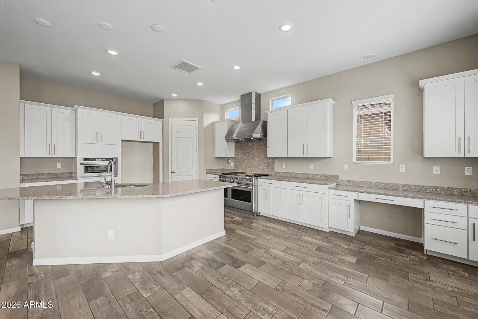 6618 W MADRE DEL ORO Drive, Phoenix, AZ 85083 — photo 2 of 50