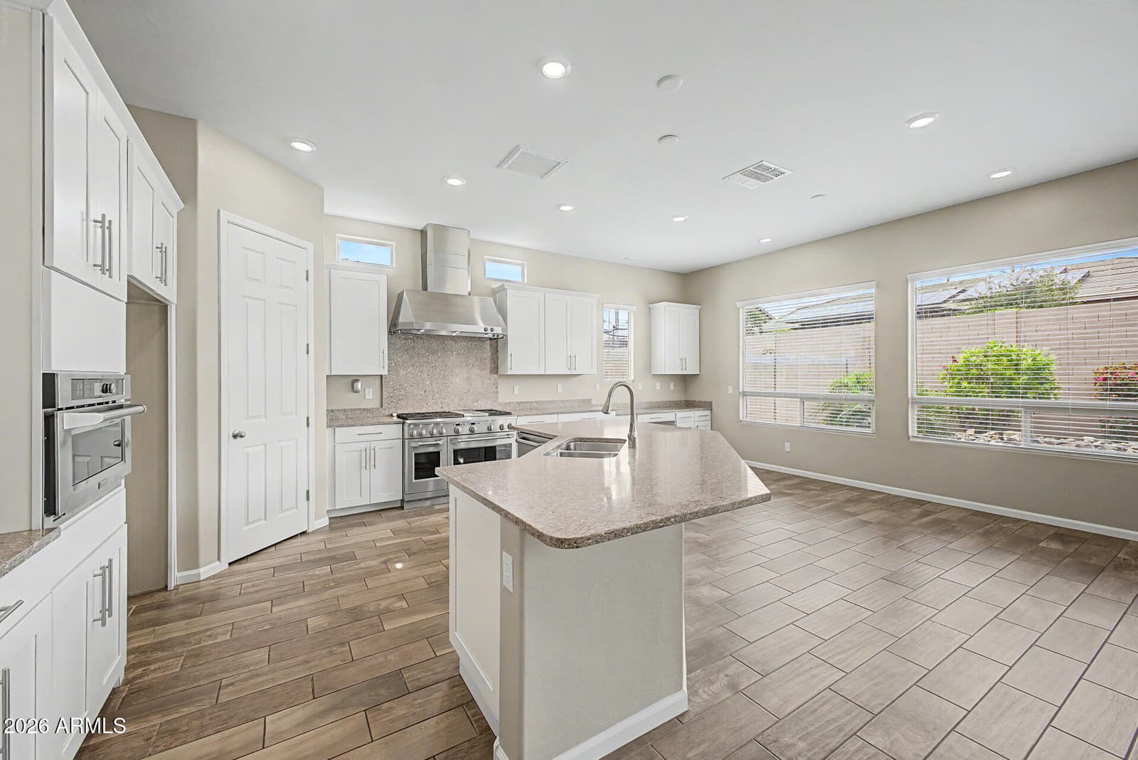 6618 W MADRE DEL ORO Drive, Phoenix, AZ 85083 — photo 20 of 50