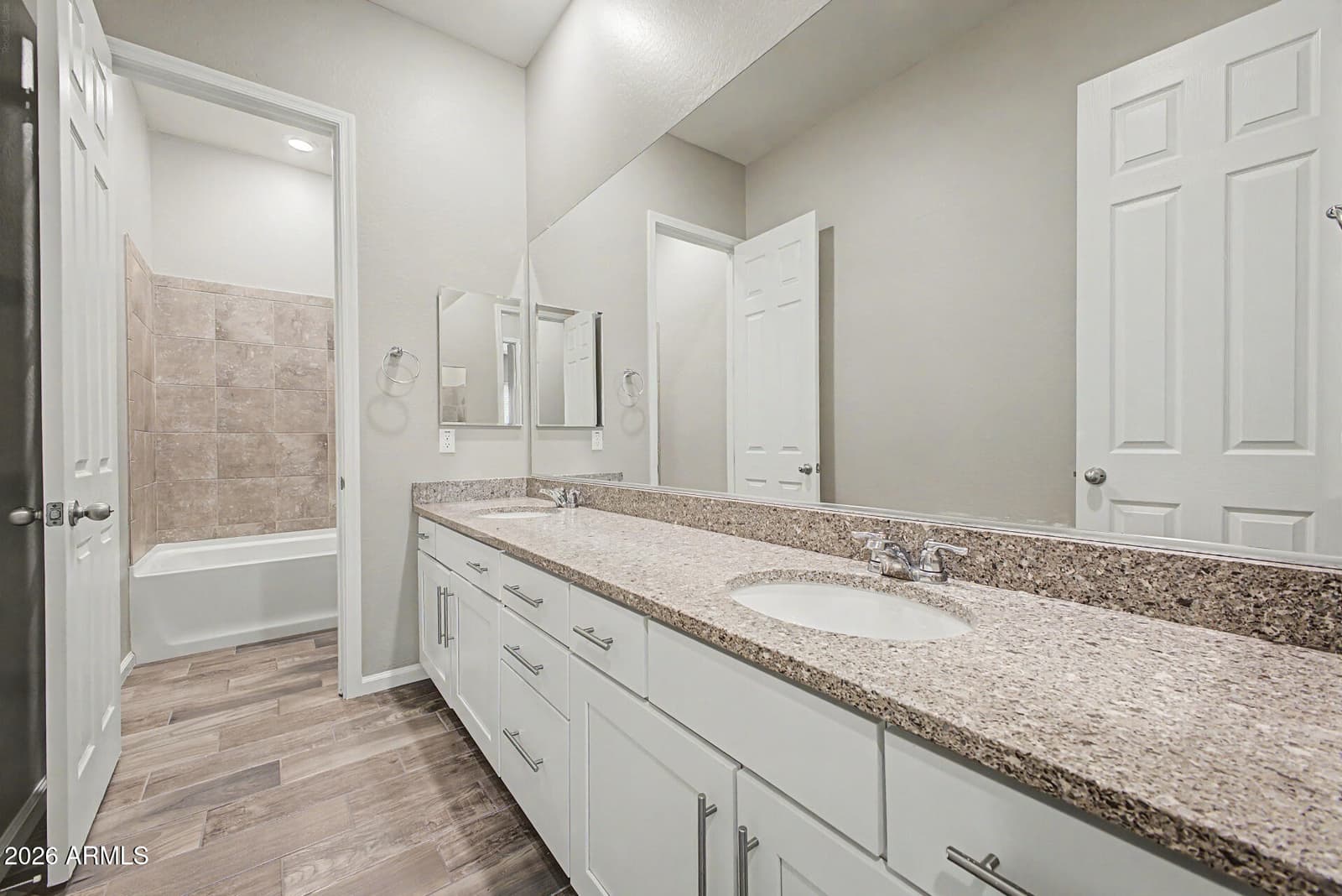 6618 W MADRE DEL ORO Drive, Phoenix, AZ 85083 — photo 7 of 50