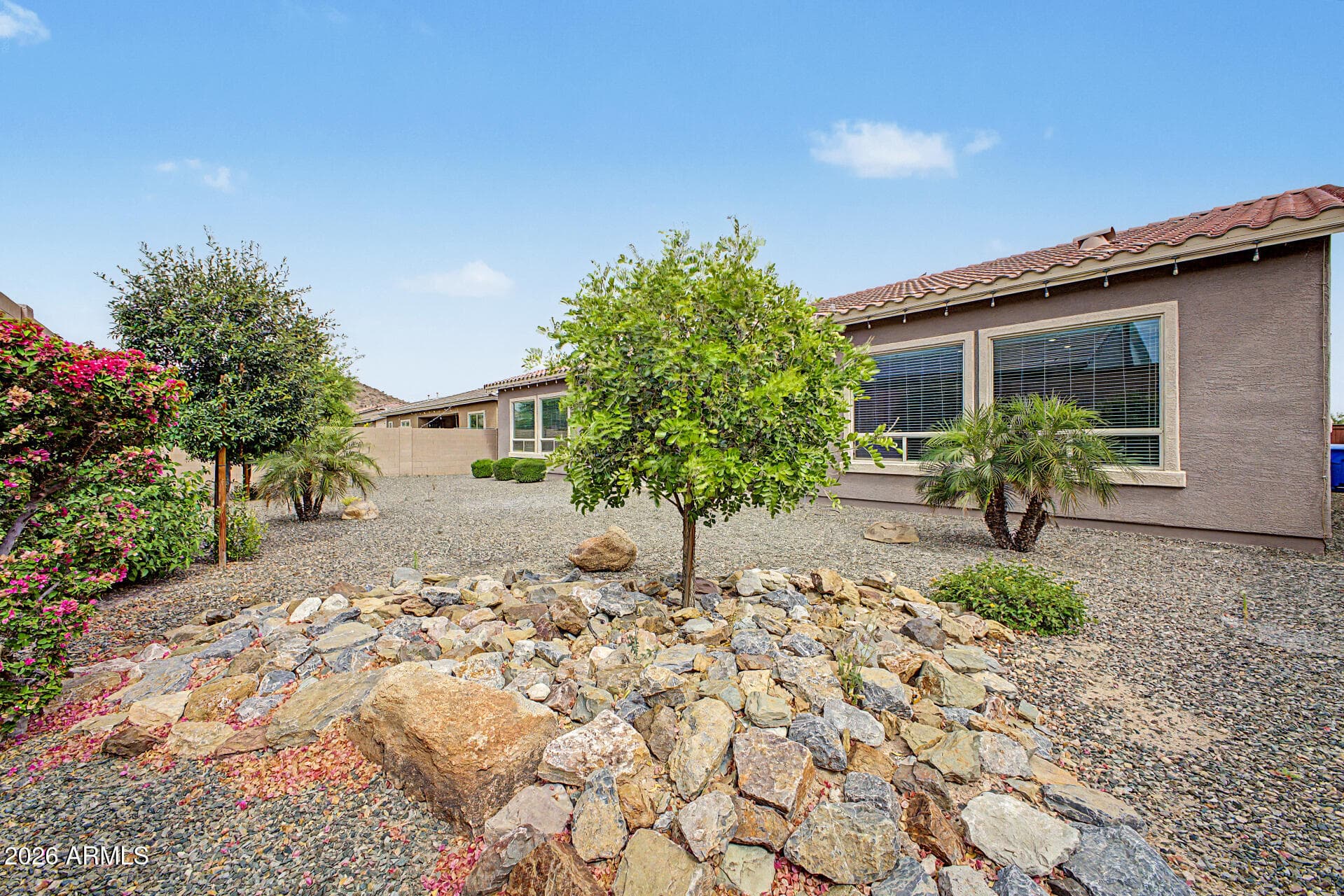 6618 W MADRE DEL ORO Drive, Phoenix, AZ 85083 — photo 8 of 50