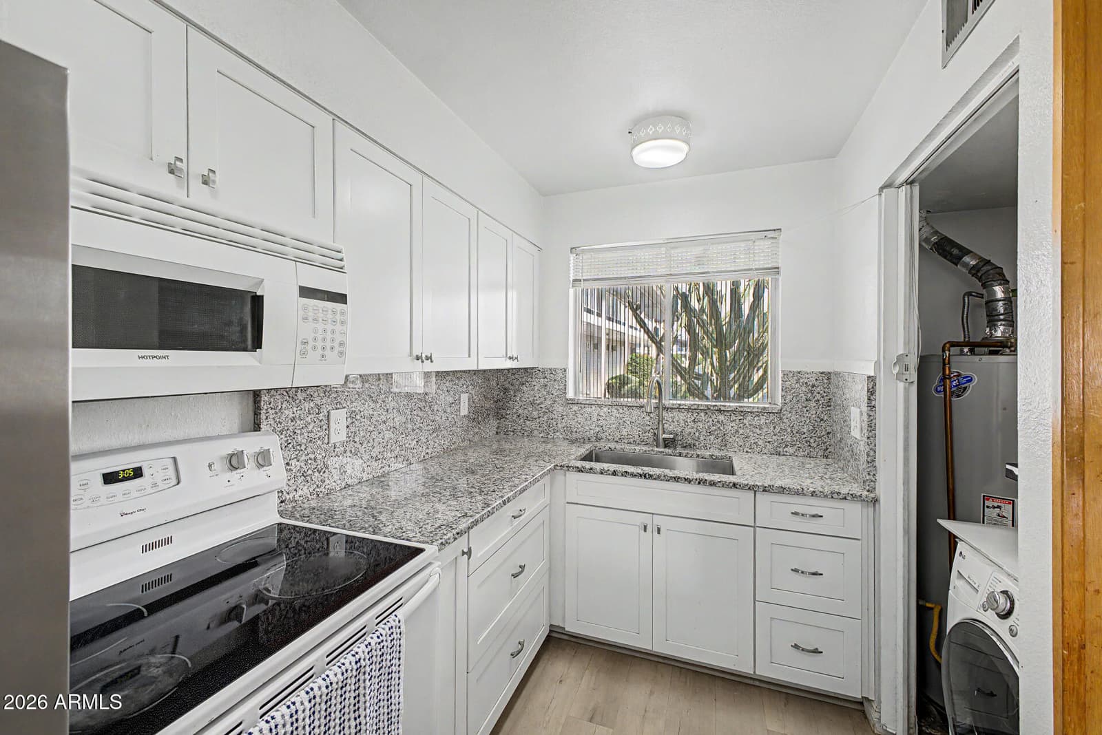 10862 N Fairway Court E, Sun City, AZ 85351 — photo 12 of 37