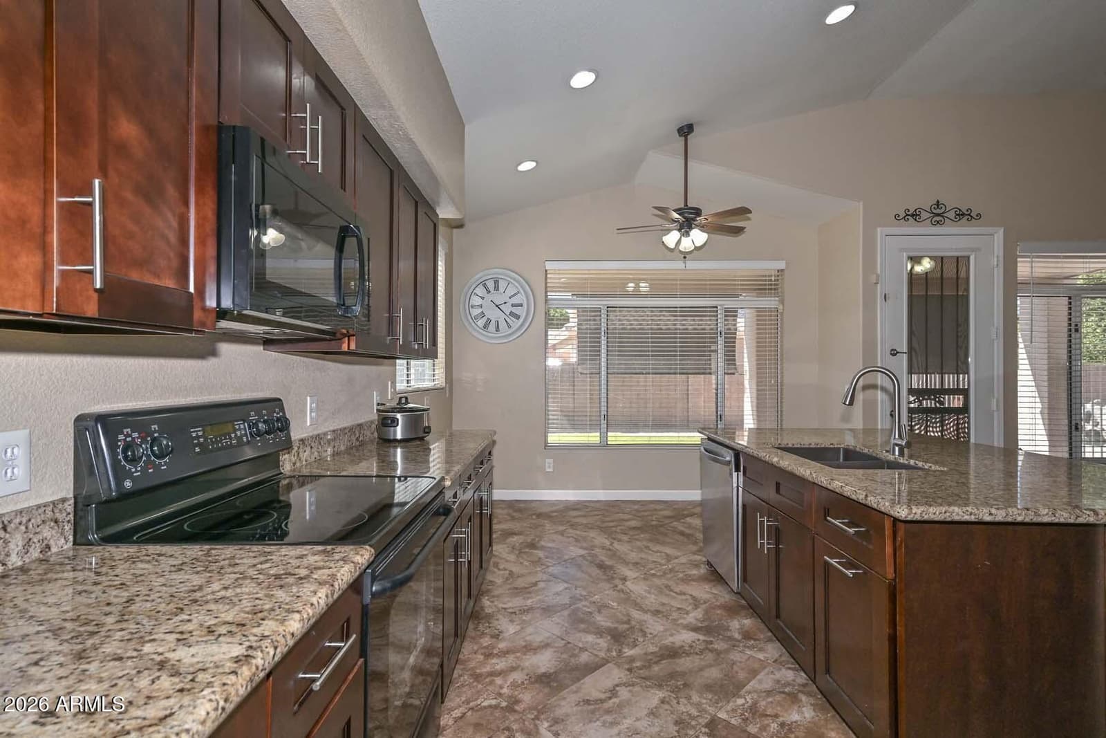7444 W FOOTHILL Drive, Glendale, AZ 85310 — photo 18 of 46