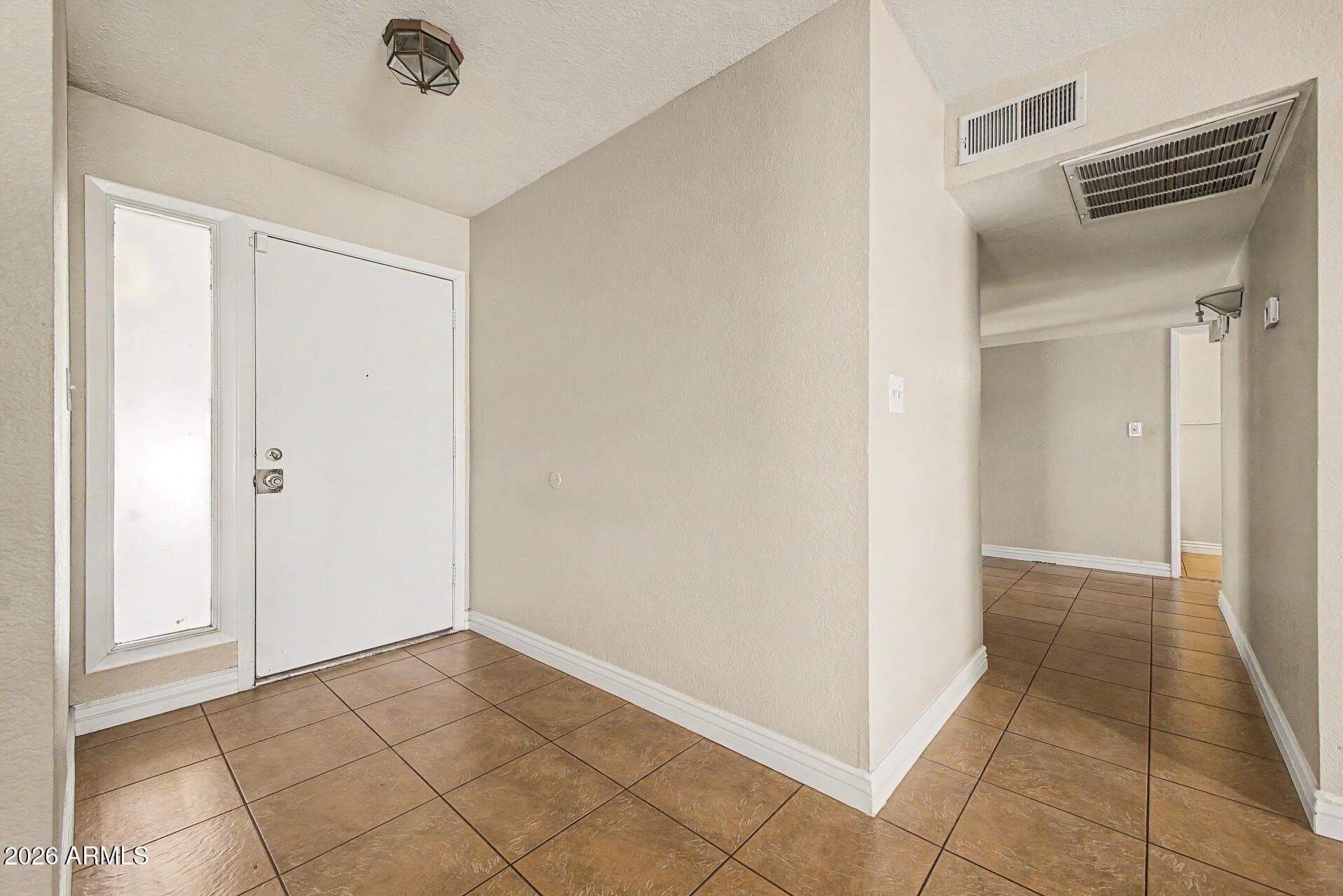 3410 W JUNIPER Avenue, Phoenix, AZ 85053 — photo 6 of 41