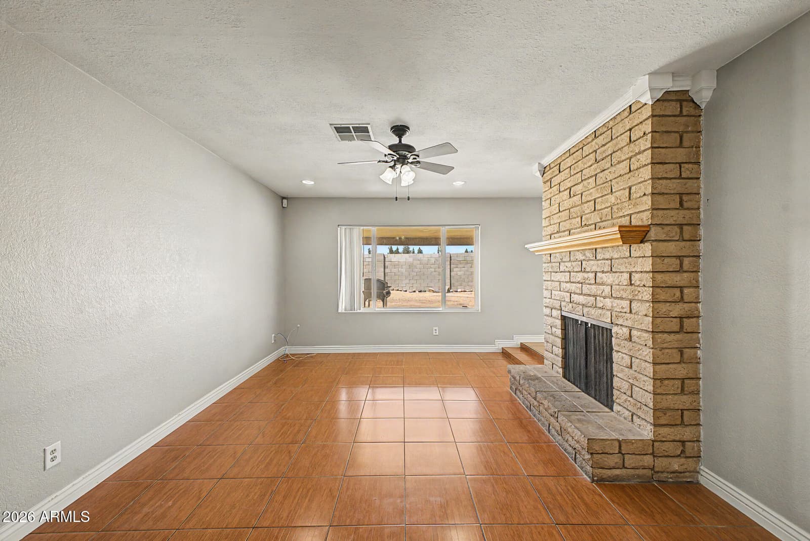 3410 W JUNIPER Avenue, Phoenix, AZ 85053 — photo 9 of 41