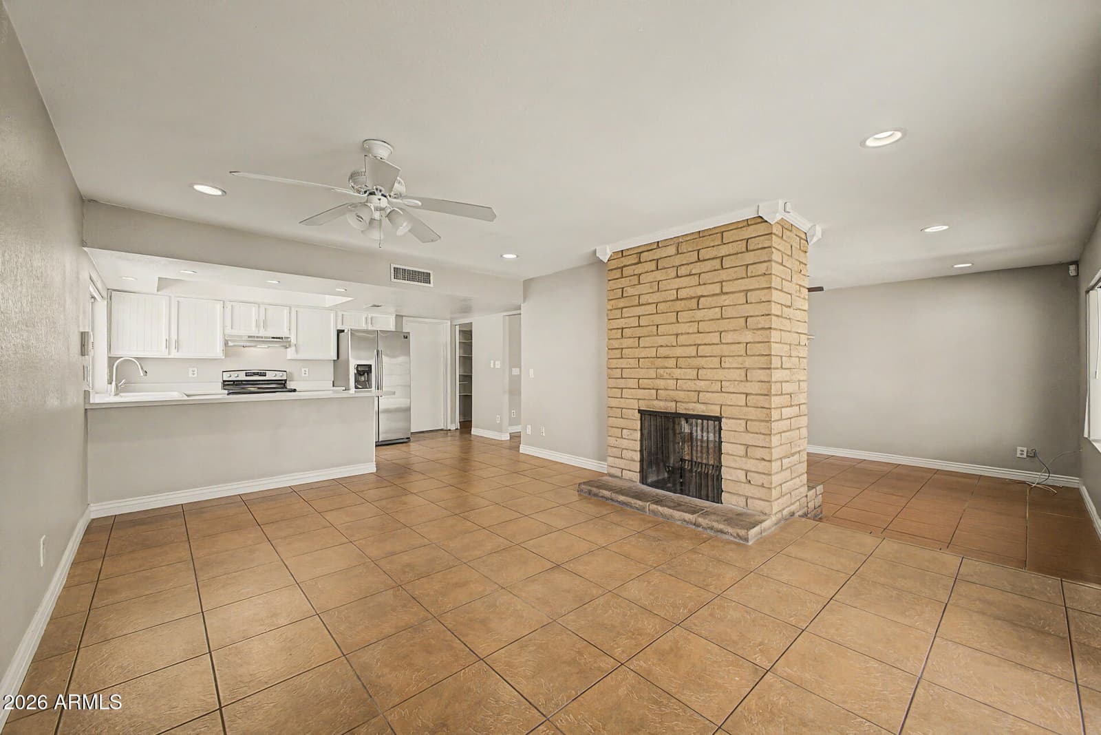 3410 W JUNIPER Avenue, Phoenix, AZ 85053 — photo 14 of 41