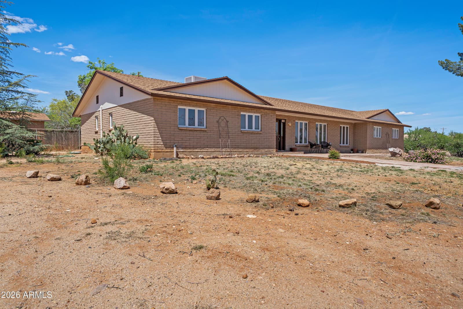 1708 S Camino Rancho, Sierra Vista, AZ 85635 — photo 7 of 60
