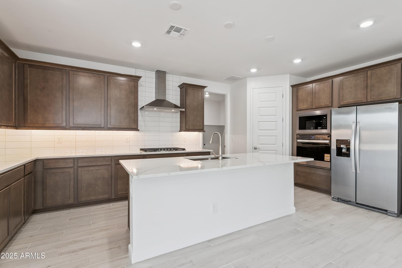 6781 W SPUR Drive, Peoria, AZ 85383 — photo 9 of 40