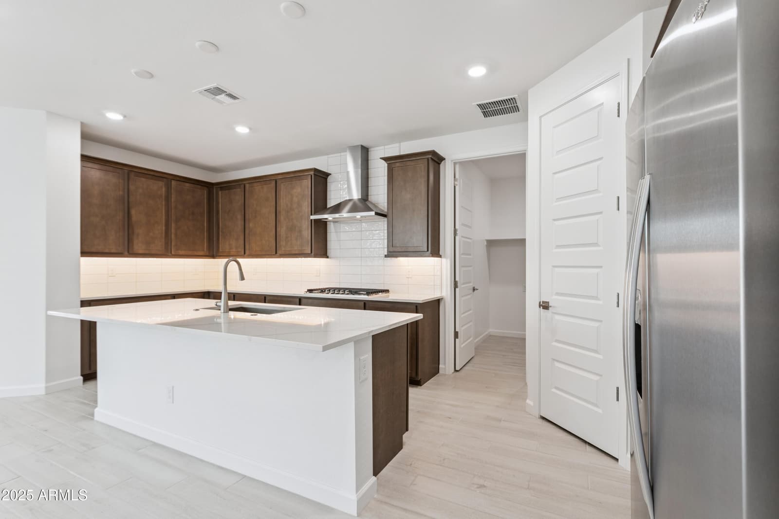 6781 W SPUR Drive, Peoria, AZ 85383 — photo 10 of 40
