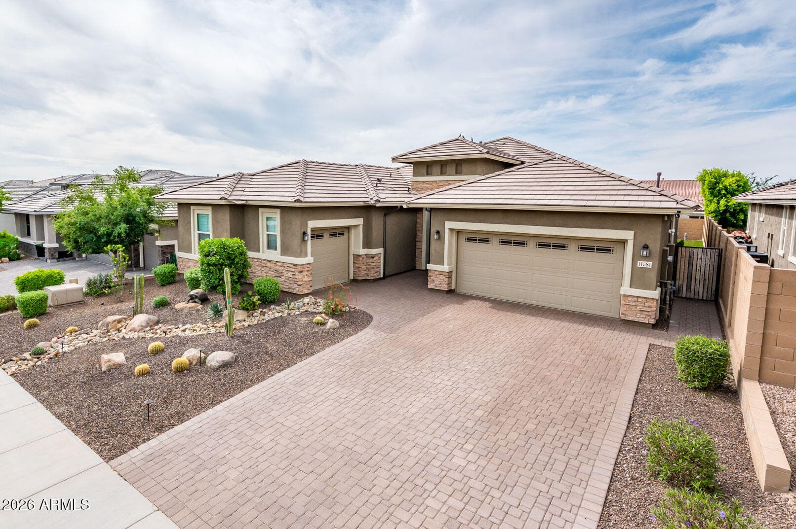 11581 W RED HAWK Drive, Peoria, AZ 85383 — photo 4 of 43