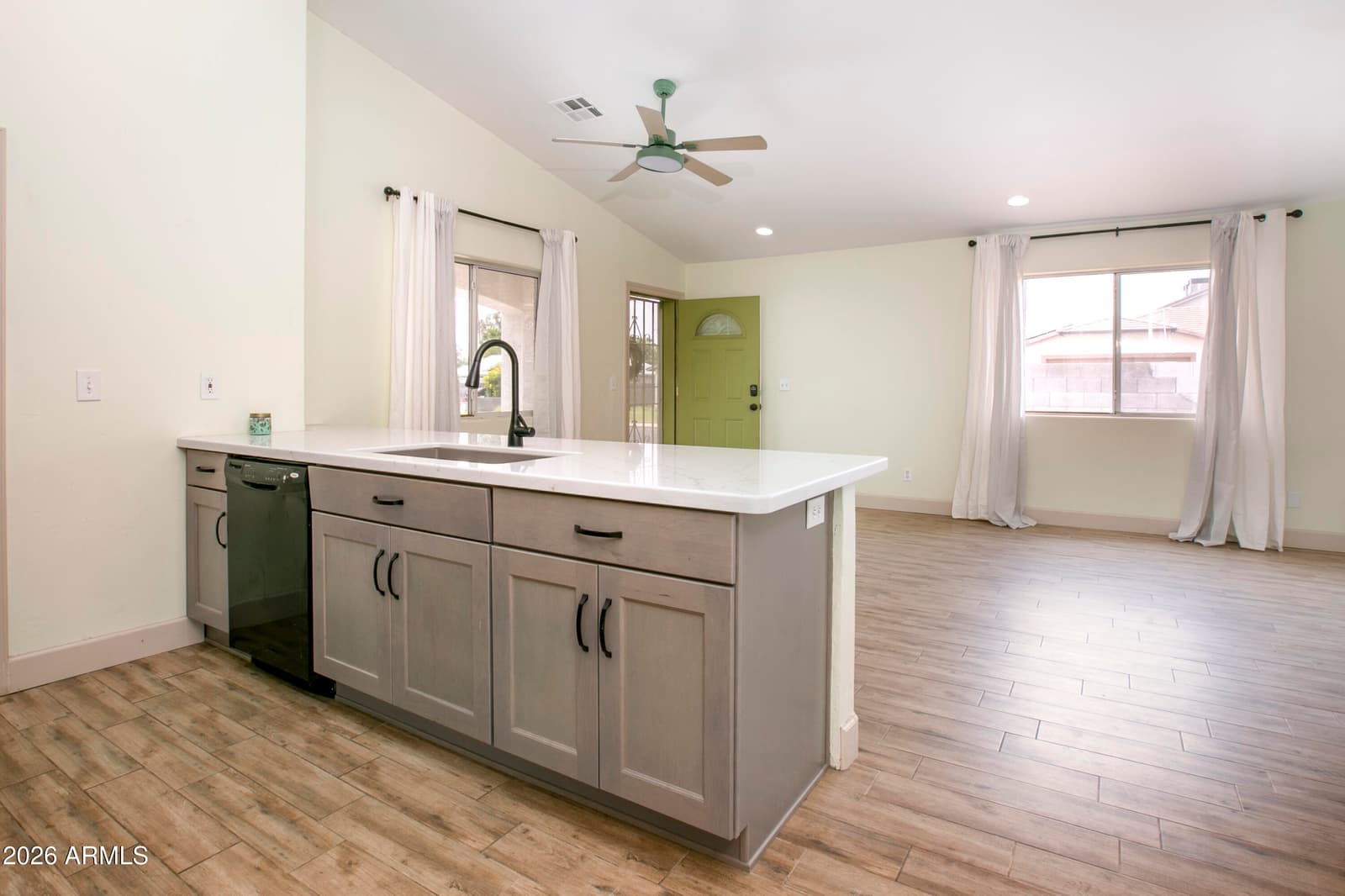 1502 E WHITTON Avenue, Phoenix, AZ 85014 — photo 8 of 23