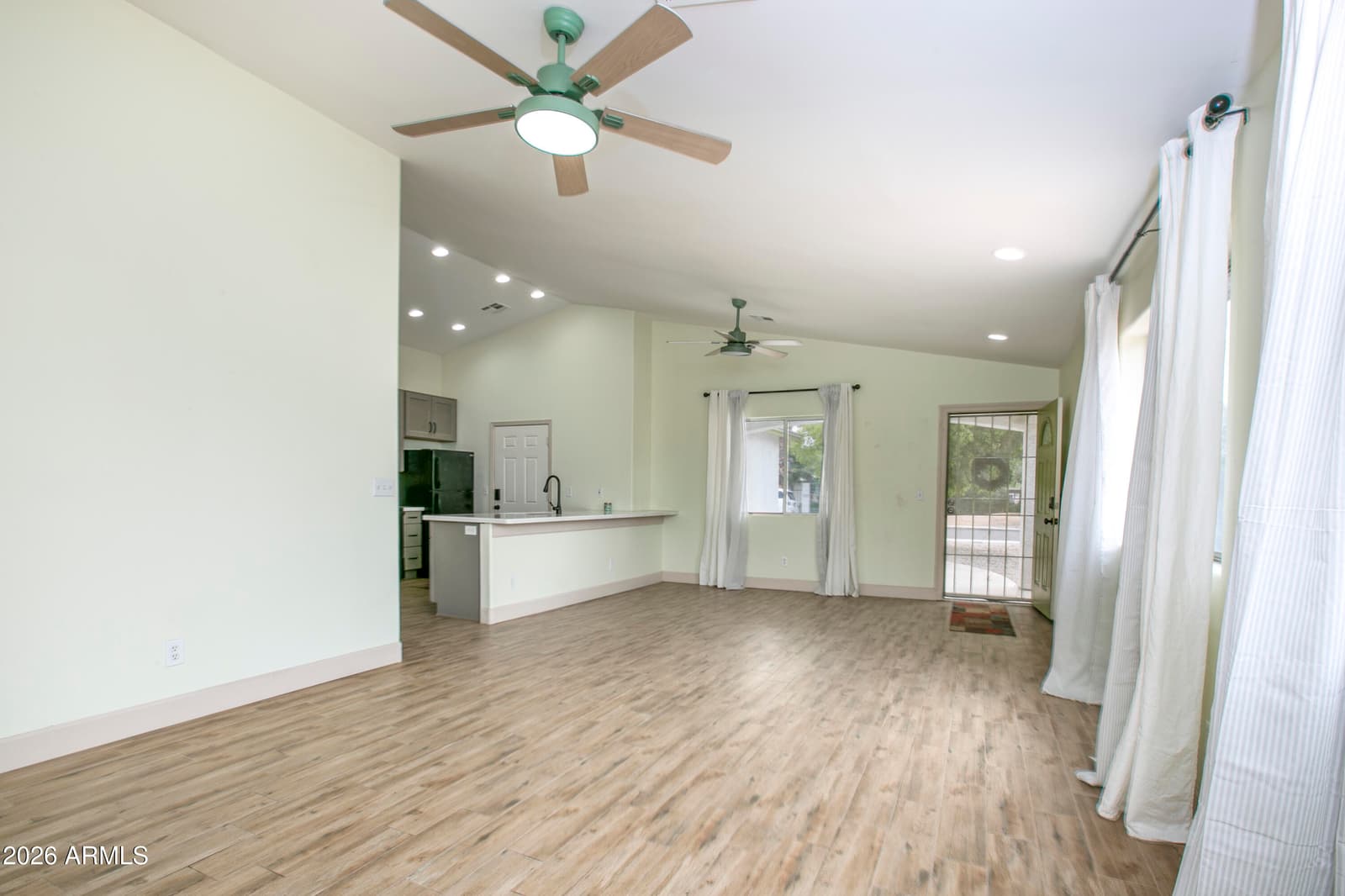 1502 E WHITTON Avenue, Phoenix, AZ 85014 — photo 5 of 23