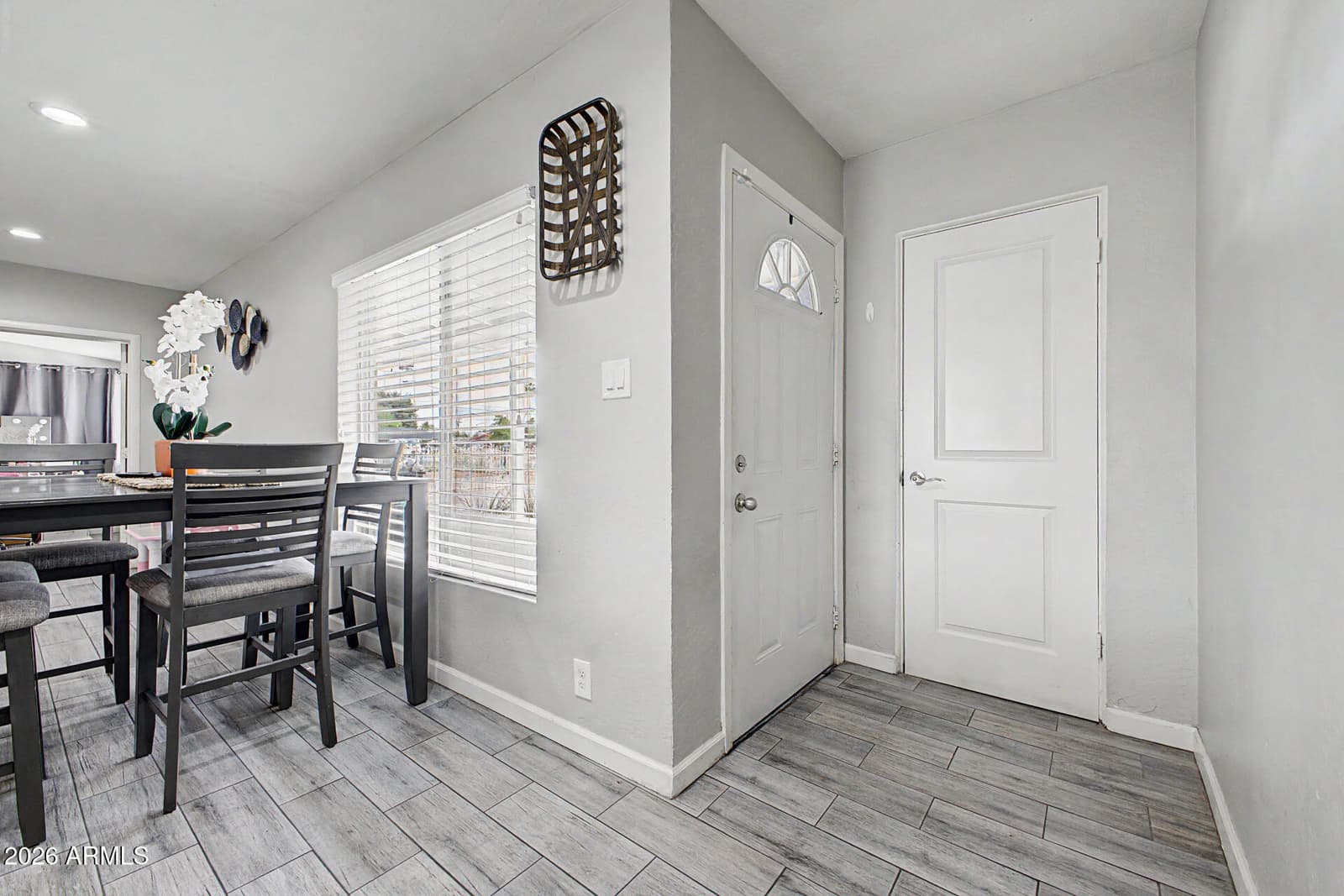 2026 W OREGON Avenue, Phoenix, AZ 85015 — photo 12 of 38