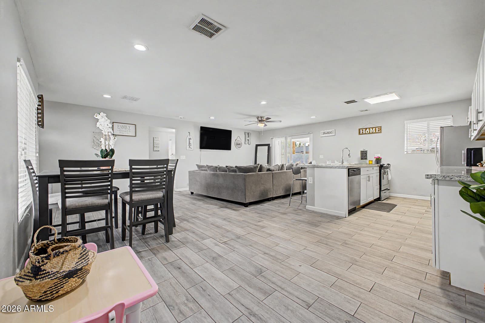2026 W OREGON Avenue, Phoenix, AZ 85015 — photo 17 of 38