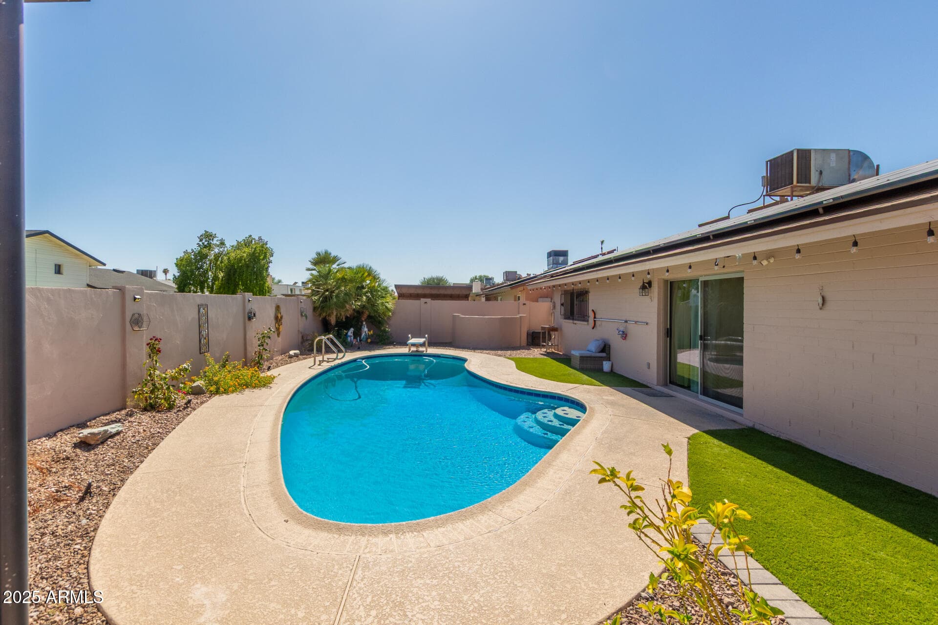 3529 W SAINT MORITZ Lane, Phoenix, AZ 85053 — photo 33 of 34